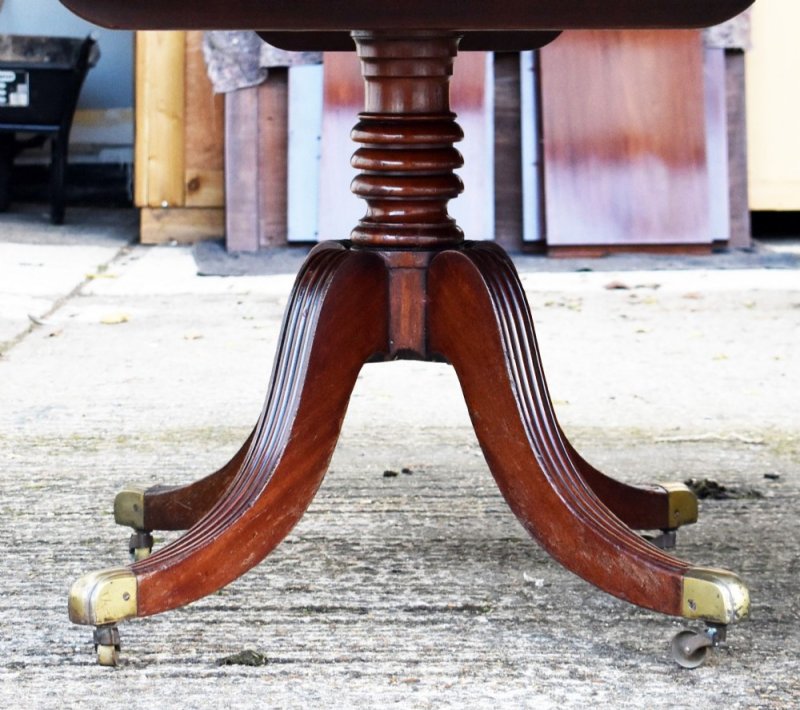 Regency Mahogany Dining Table - Image 5