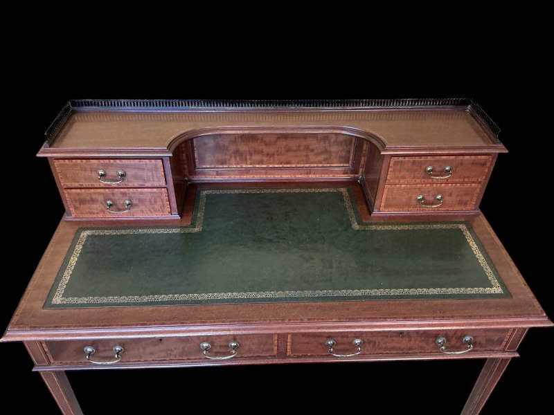 Edwardian Inlaid Mahogany Desk - Image 4