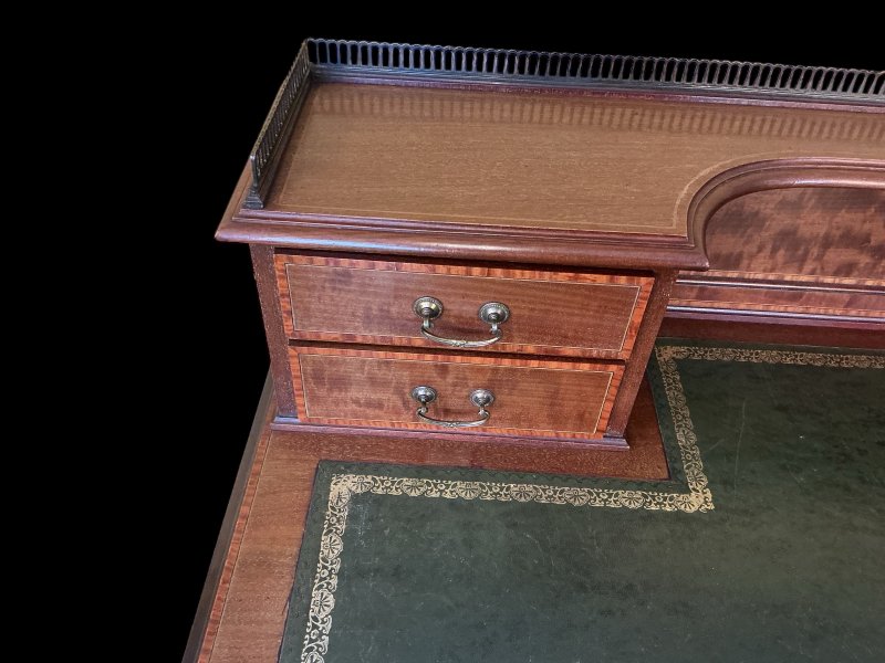 Edwardian Inlaid Mahogany Desk - Image 10