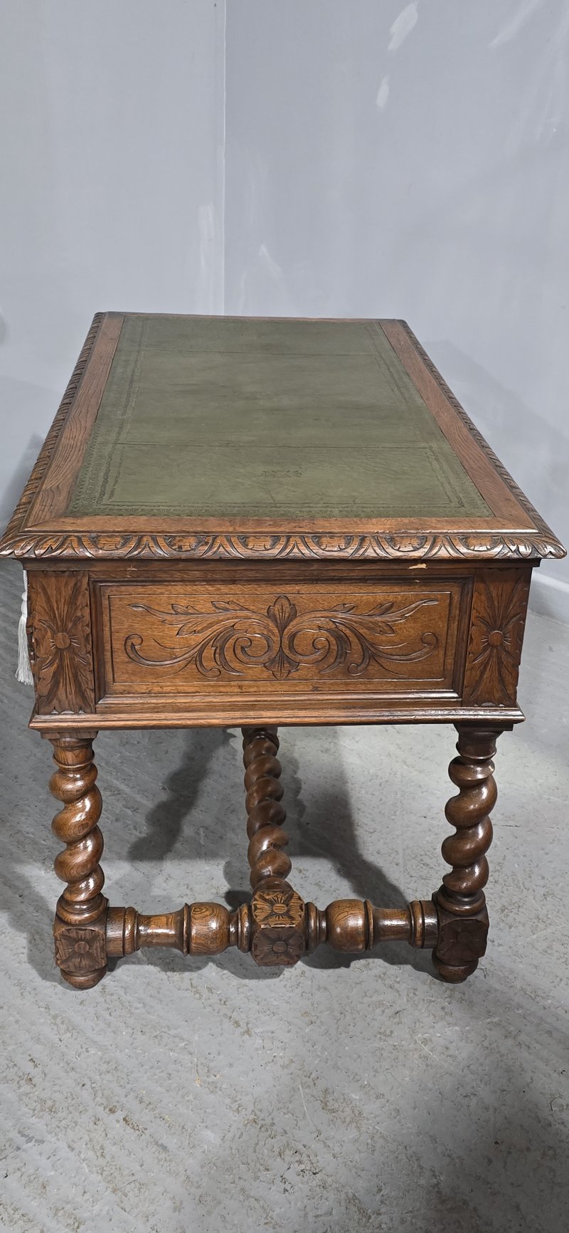 Super Carved Oak Desk - Image 4