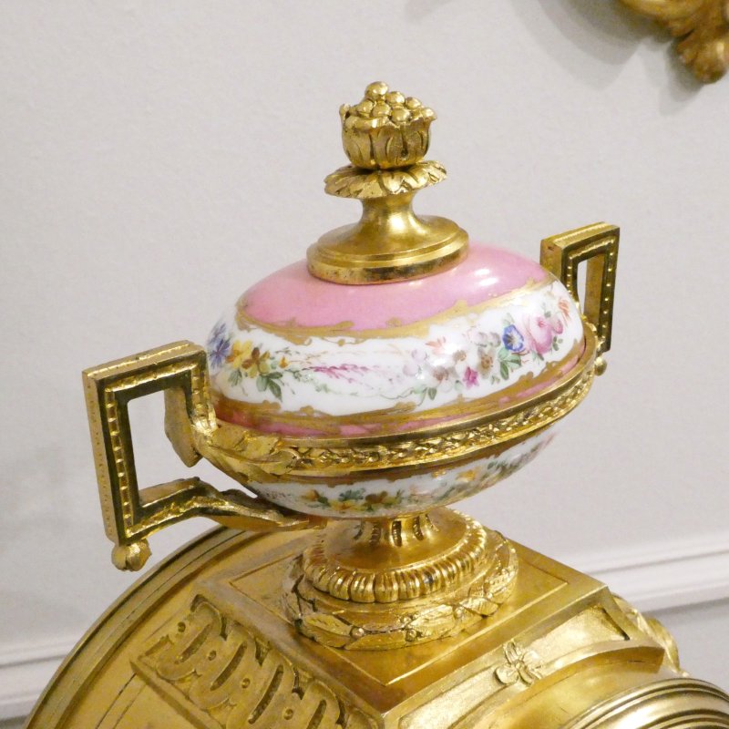 French Louis XV Style Gilt Bronze & Porcelain Mantel Clock by Jean-Baptiste Delettrez - Image 10