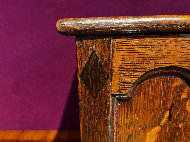 A Rare Late 18th Century Miniature Oak Box. - Image 10