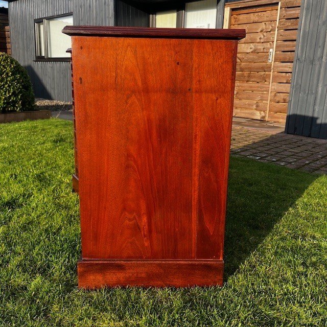 A Pair Of Late Victorian Period Mahogany Bedside Chests - Image 5