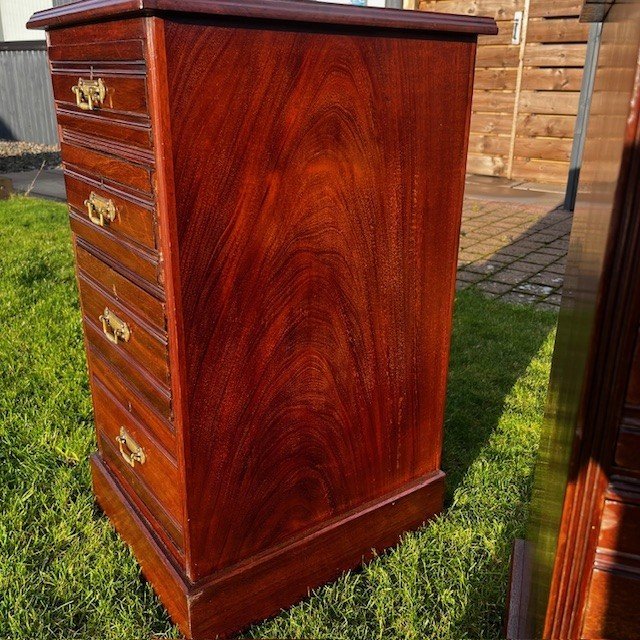 A Pair Of Late Victorian Period Mahogany Bedside Chests - Image 6