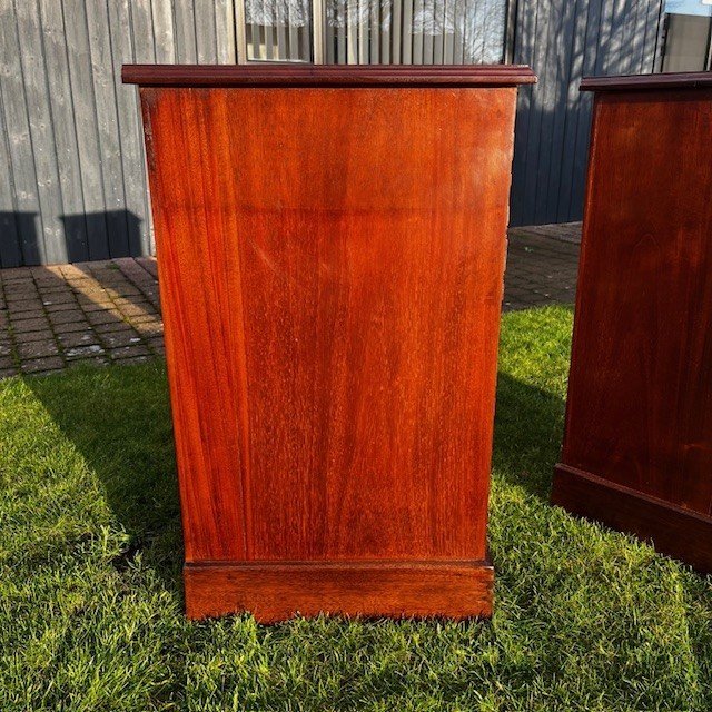 A Pair Of Late Victorian Period Mahogany Bedside Chests - Image 7
