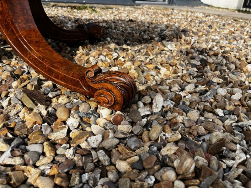 A Fine Quality Victorian Period Burr Walnut Oval Coffee Table - Image 5