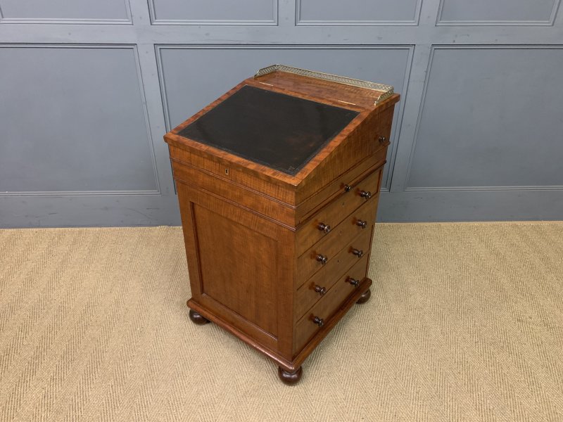 Gillows George IV Mahogany Davenport