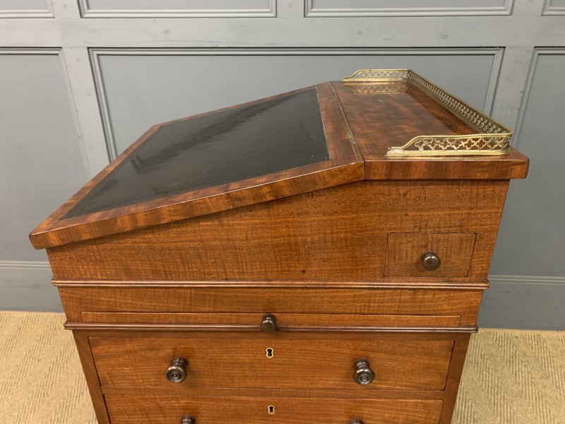 Gillows George IV Mahogany Davenport - Image 16