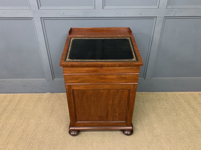 Gillows Early Victorian Mahogany Davenport - Image 12