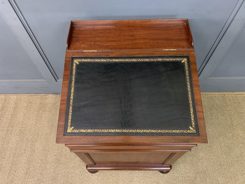 Gillows Early Victorian Mahogany Davenport - Image 17