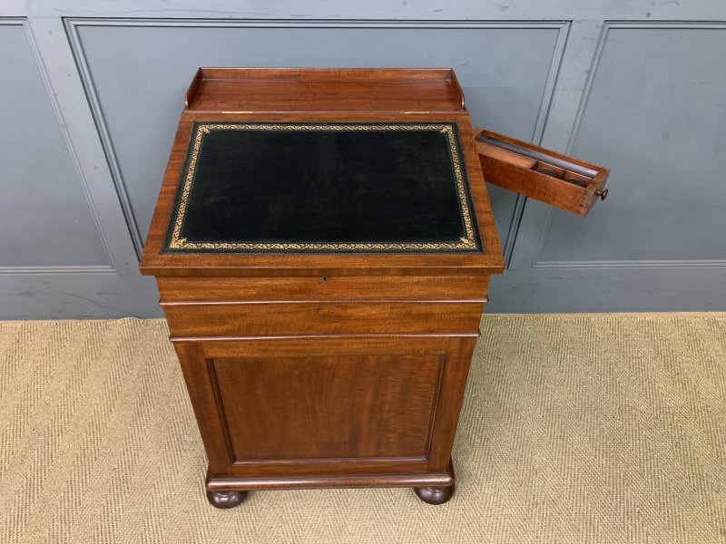 Gillows Early Victorian Mahogany Davenport - Image 19
