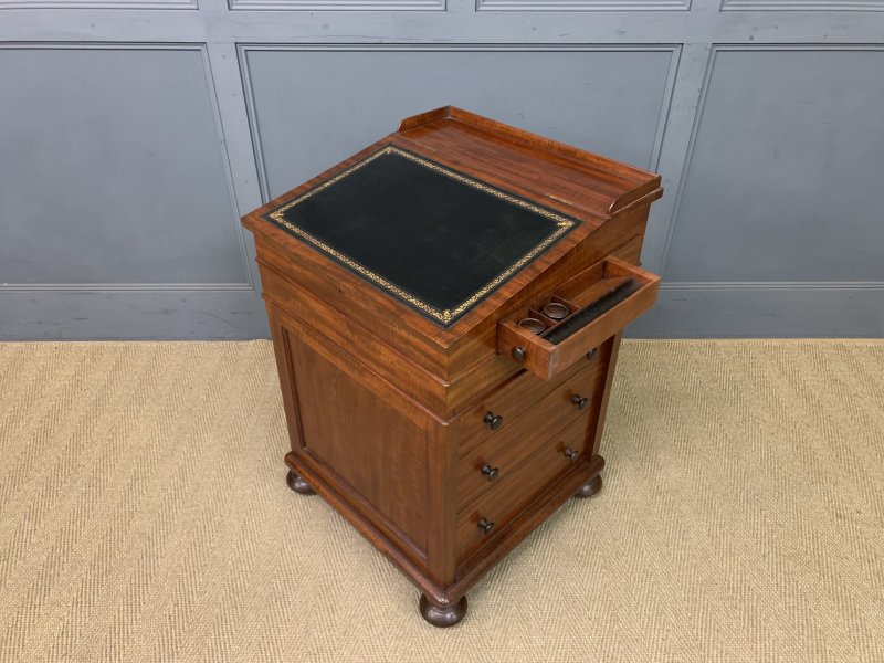 Gillows Early Victorian Mahogany Davenport - Image 14