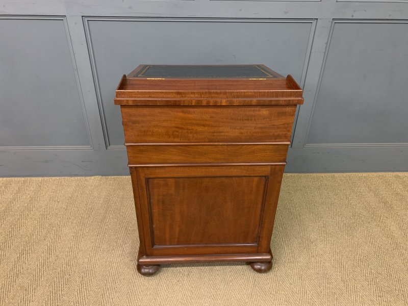 Gillows Early Victorian Mahogany Davenport - Image 16
