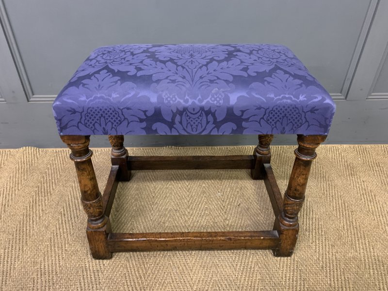Ipswich Oak Dressing Table and Stool - Image 6