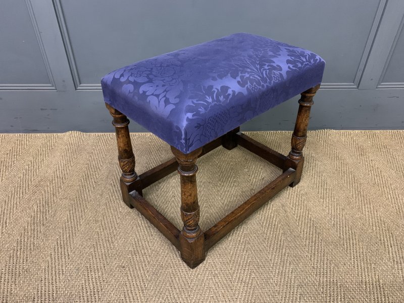 Ipswich Oak Dressing Table and Stool - Image 7