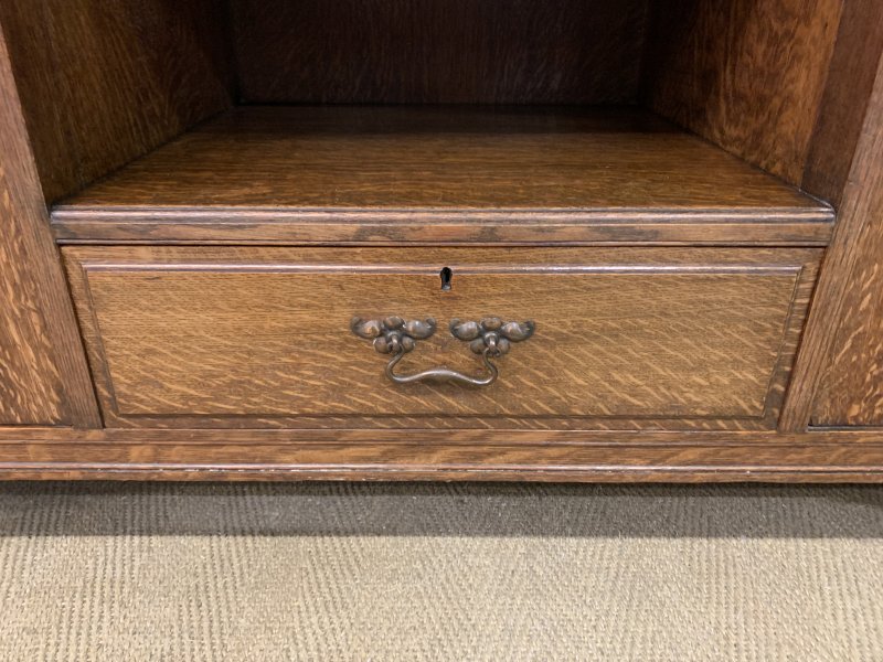Shapland and Petter Arts and Crafts Oak Sideboard - Image 17