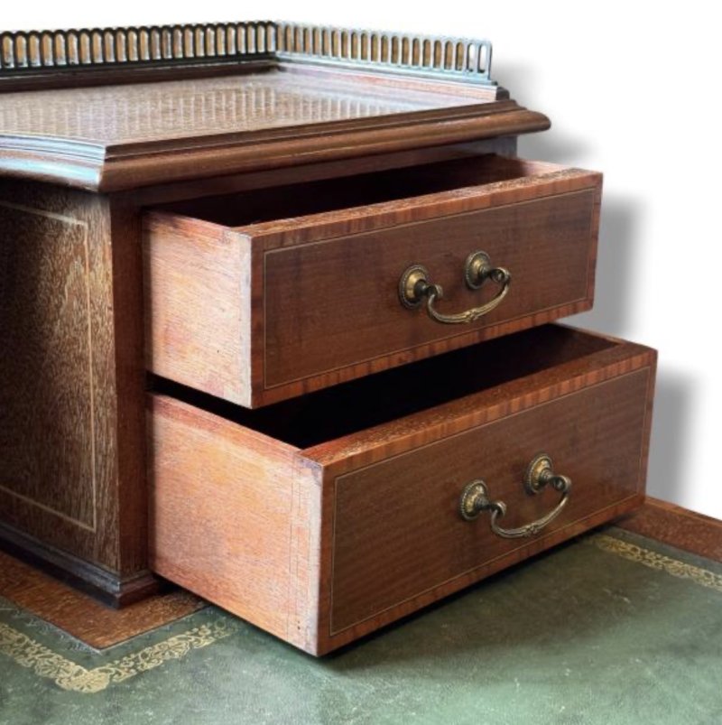 Edwardian Inlaid Mahogany Desk - Image 17