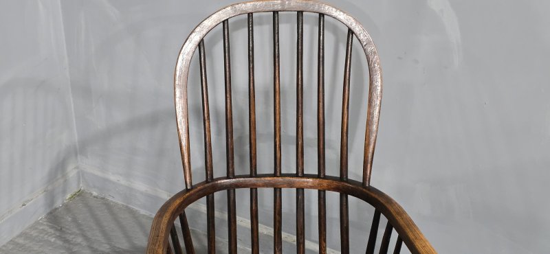 Elm Windsor Chair - Image 6