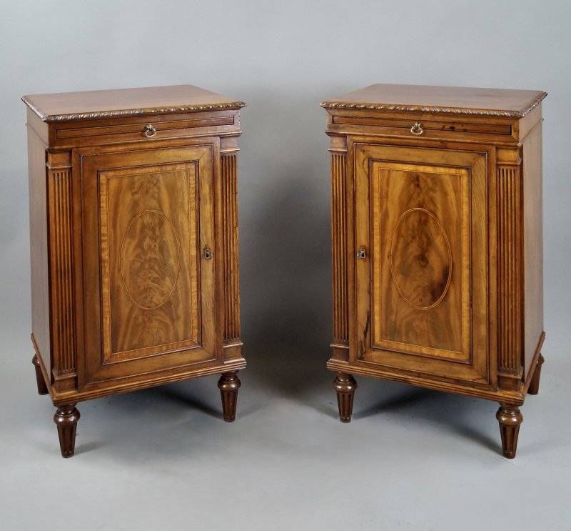 A Pair Of Mahogany Bedside Cupboards - Image 3