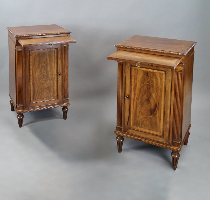 A Pair Of Mahogany Bedside Cupboards - Image 4