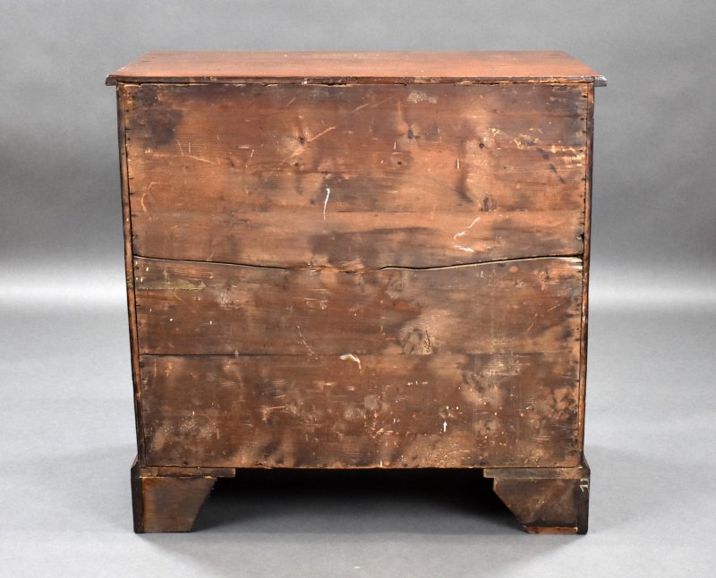 George III Mahogany Bachelors Chest - Image 4