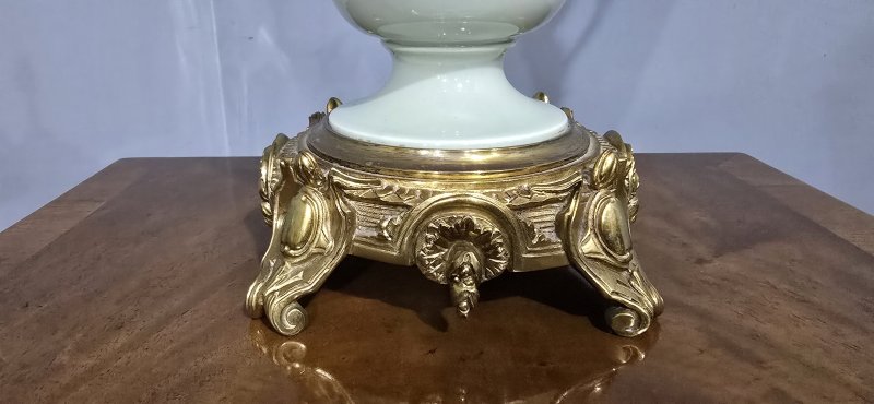 Large French Pate-Sur-Pate Table Lamp - Image 4