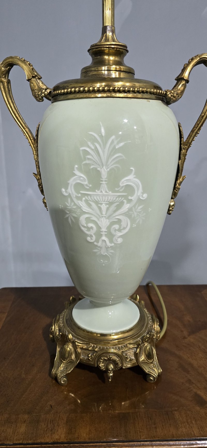 Large French Pate-Sur-Pate Table Lamp - Image 9