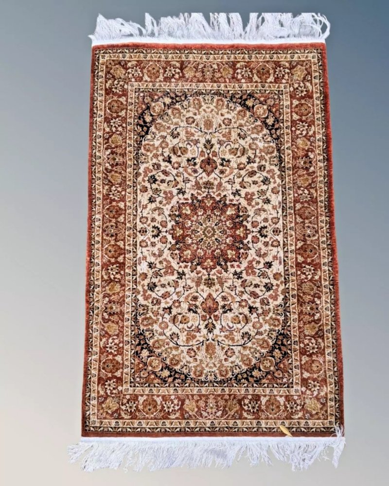Pretty Kashmir Silk Carpet - Image 7
