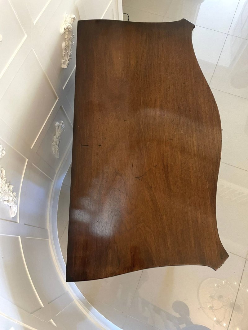 Outstanding Quality Antique Victorian Figured Mahogany Serpentine Shaped Chest of Drawers - Image 8