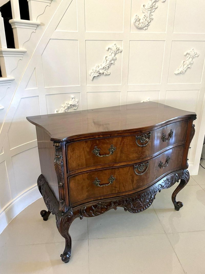 Outstanding Quality Antique Victorian Figured Mahogany Serpentine Shaped Chest of Drawers - Image 2