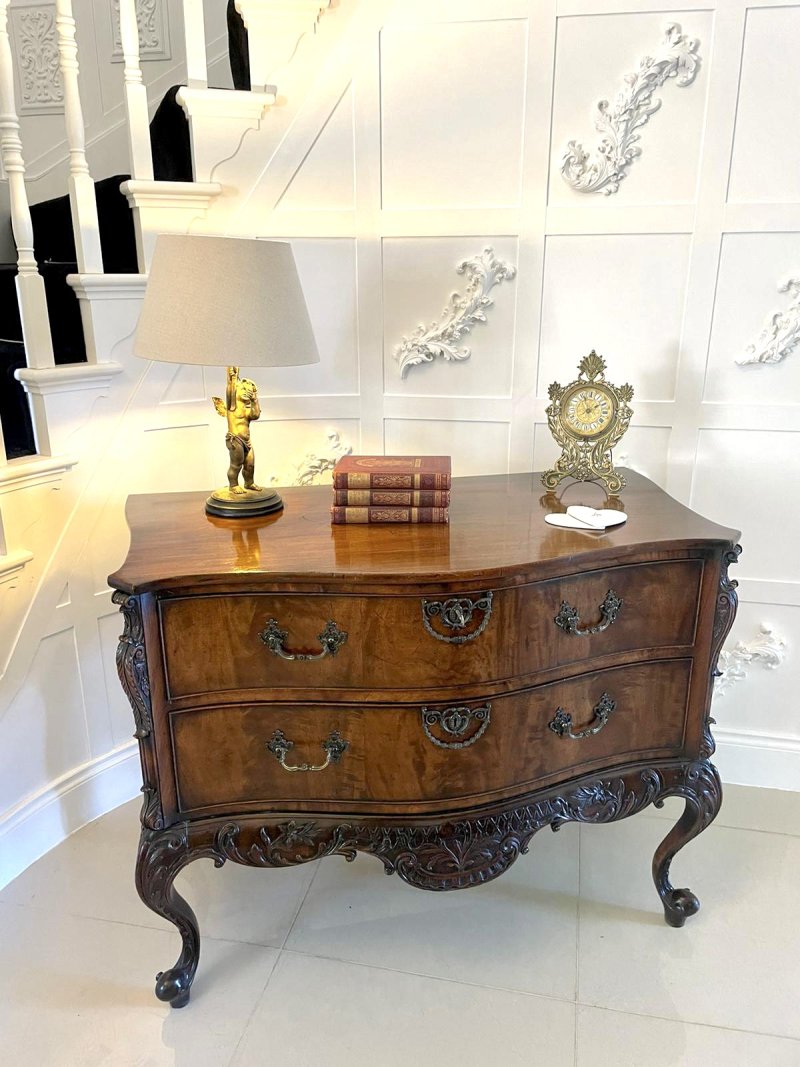 Outstanding Quality Antique Victorian Figured Mahogany Serpentine Shaped Chest of Drawers - Image 3