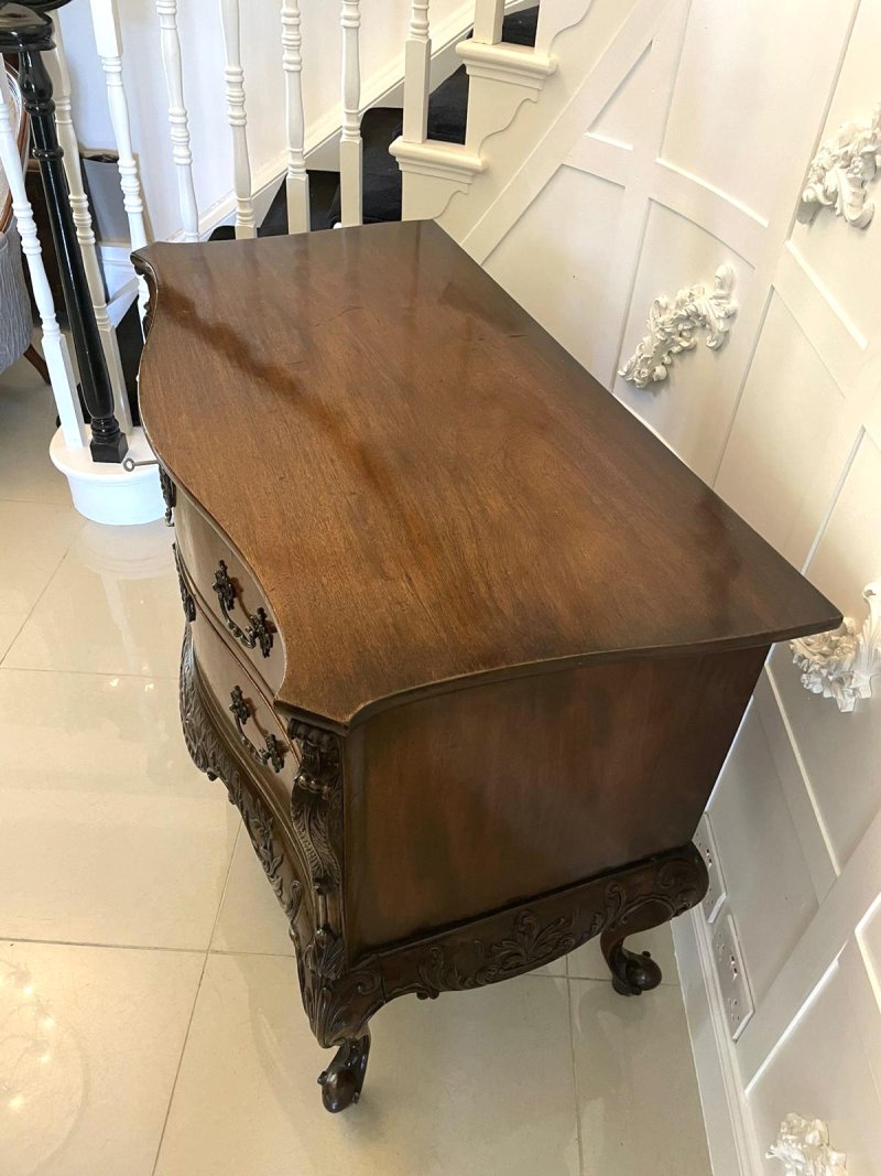 Outstanding Quality Antique Victorian Figured Mahogany Serpentine Shaped Chest of Drawers - Image 5