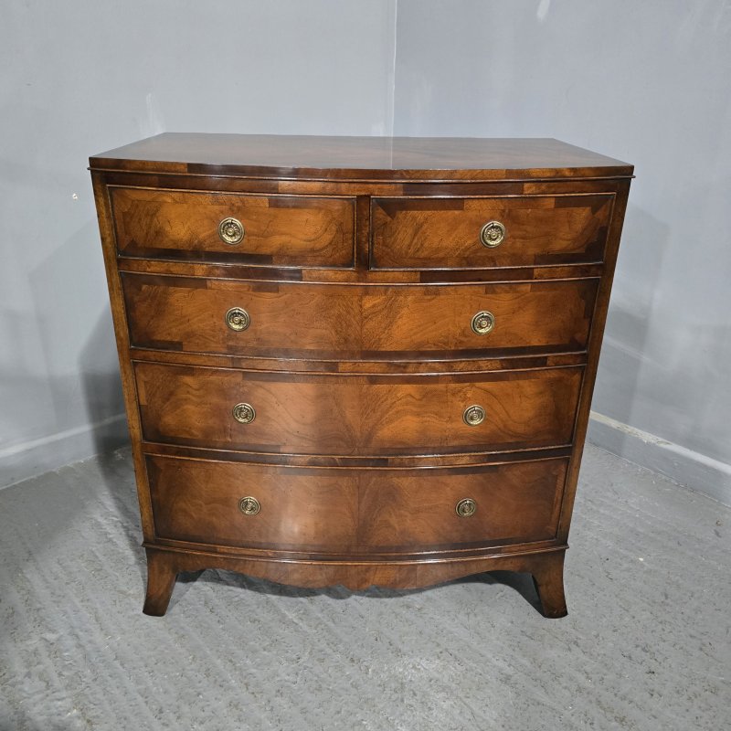 Georgian Bowed Mahogany Chest of Drawers