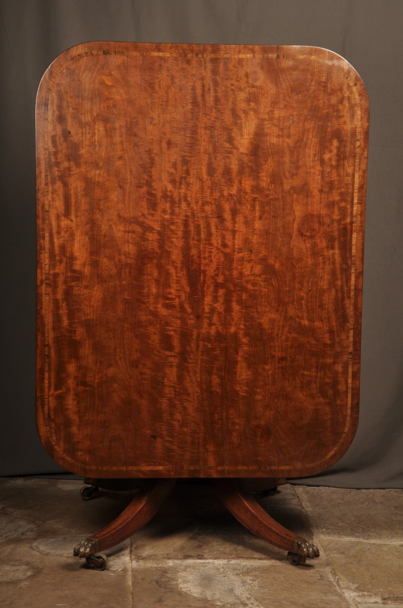 A Superb Quality Regency Mahogany Breakfast Table - Image 2