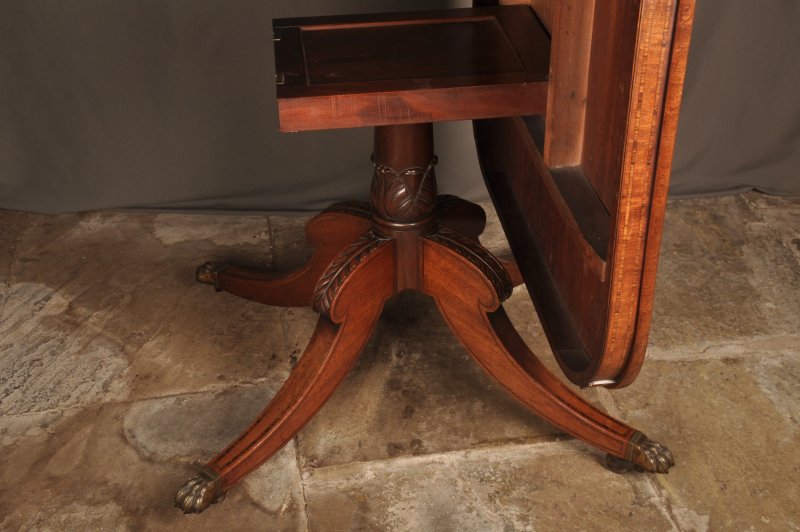 A Superb Quality Regency Mahogany Breakfast Table - Image 9