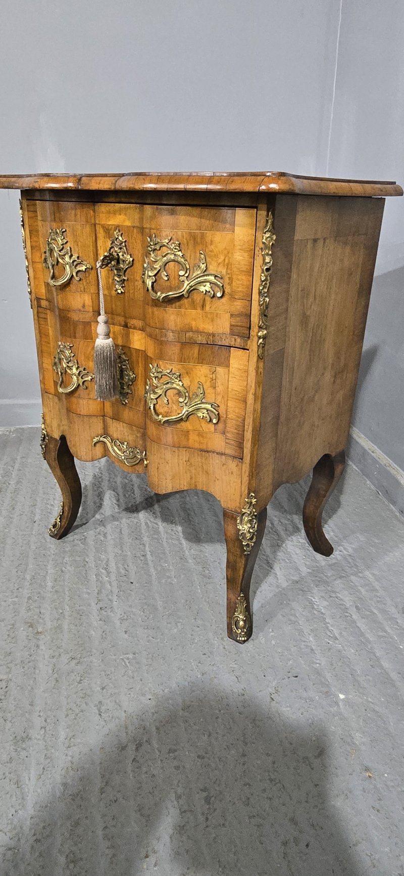 Small Maltese Walnut Commode Chest of Drawers - Image 9
