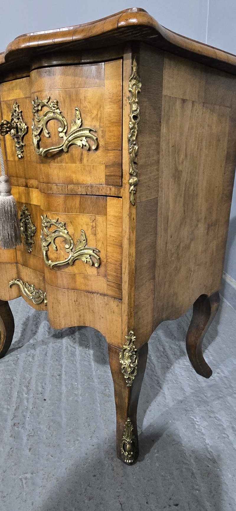 Small Maltese Walnut Commode Chest of Drawers - Image 13