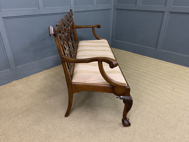 Chippendale Style Carved Mahogany Settee - Image 7