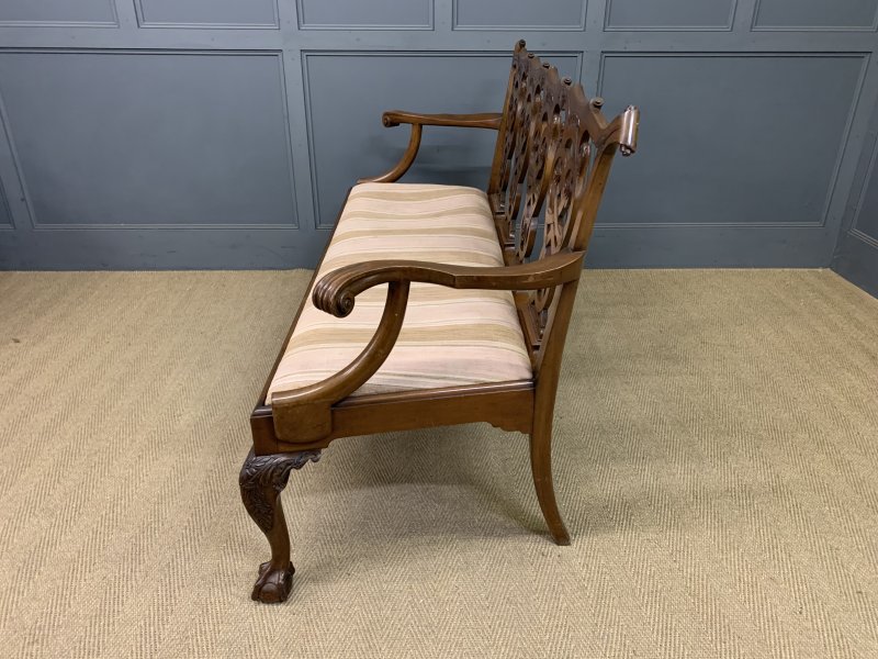 Chippendale Style Carved Mahogany Settee - Image 9