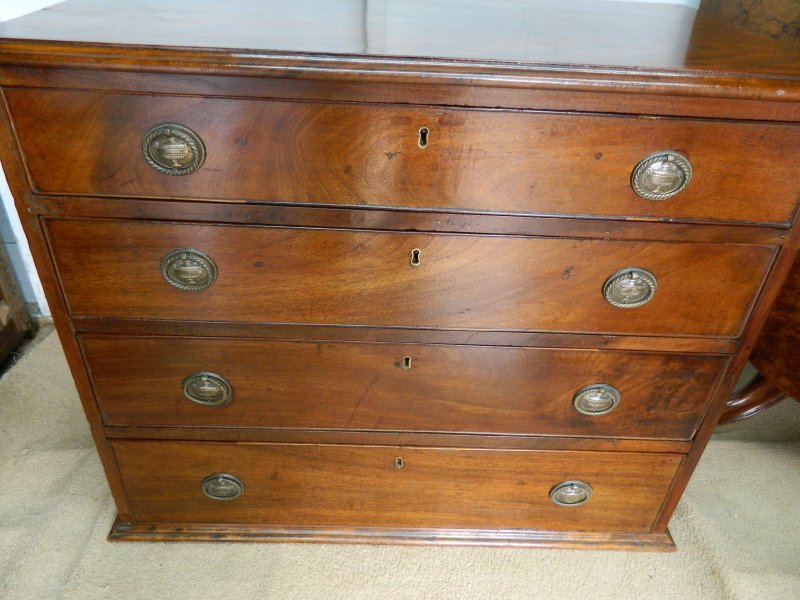 Victorian Mahogany Chest of Drawers - Image 2