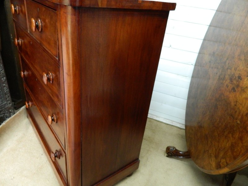 Victorian Mahogany Chest of Drawers - Image 10