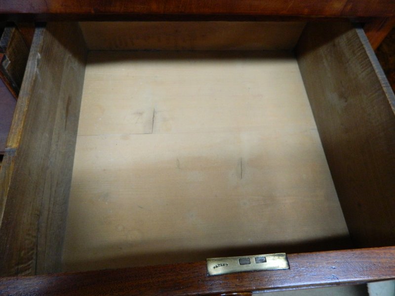 Victorian Mahogany Chest of Drawers - Image 11