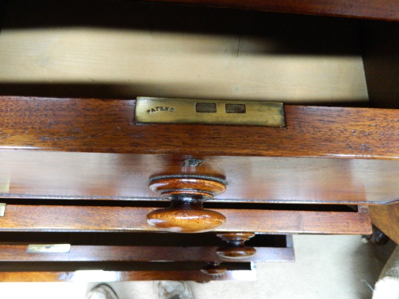Victorian Mahogany Chest of Drawers - Image 12