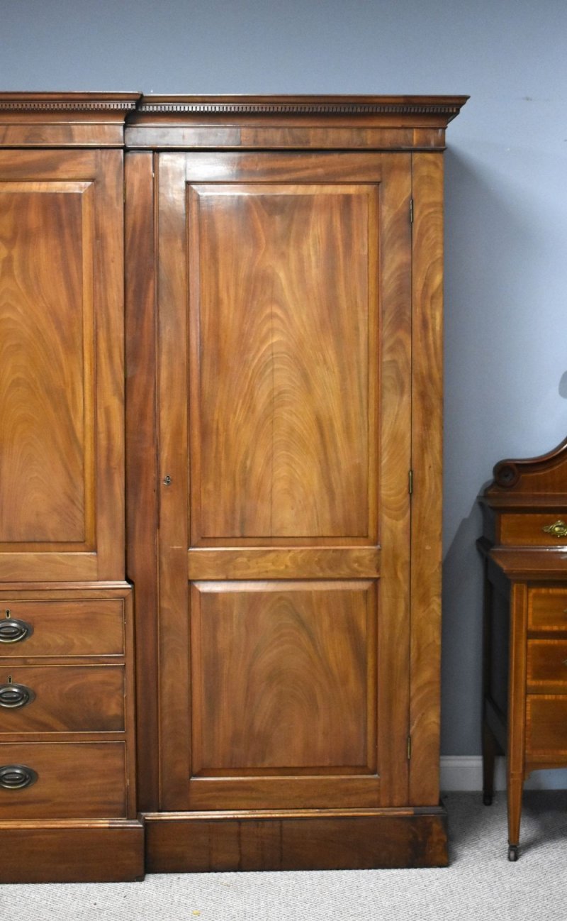 19th Century Mahogany Four Door Breakfront Wardrobe - Image 8
