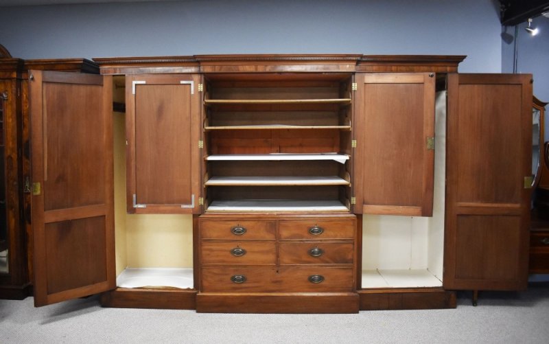 19th Century Mahogany Four Door Breakfront Wardrobe - Image 11