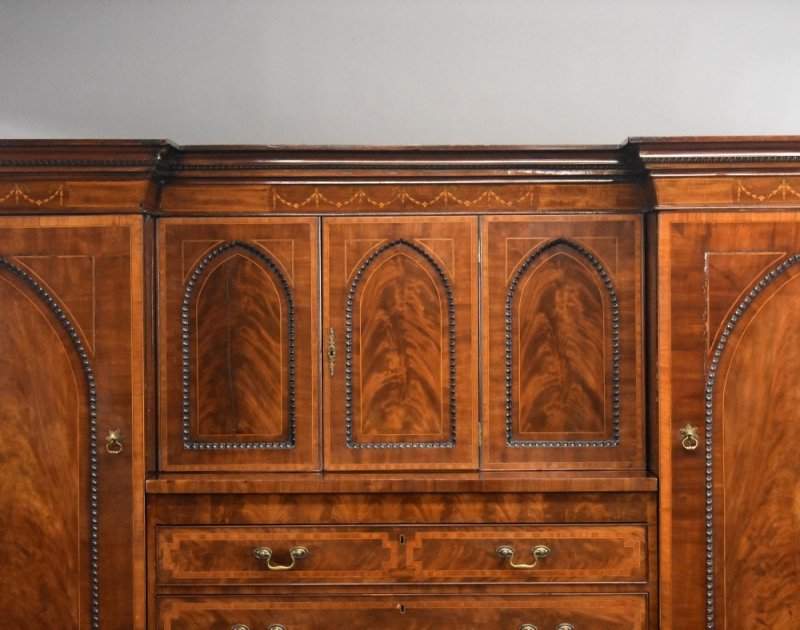 Victorian Flame Mahogany Breakfront Triple Wardrobe - Image 6
