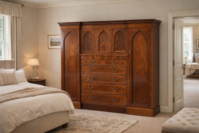Victorian Flame Mahogany Breakfront Triple Wardrobe - Image 10