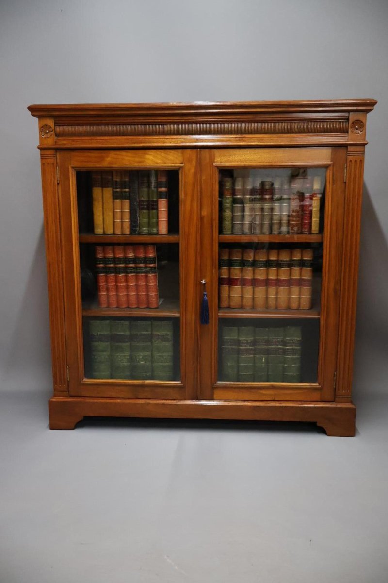 Edwardian Walnut Glazed Bookcase - Image 2