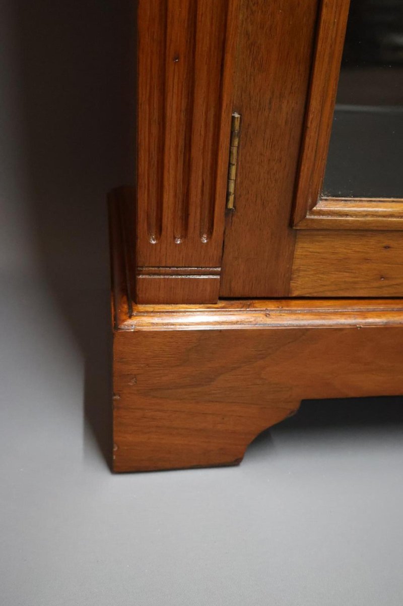 Edwardian Walnut Glazed Bookcase - Image 12