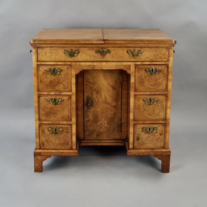 George I Walnut Knee-Hole Dressing Chest - Image 4